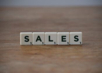 Best outsourced SDR companies: Benefits & Drawbacks