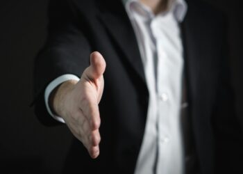 7 Things to Think About When Working with Sales Outsourcing Companies