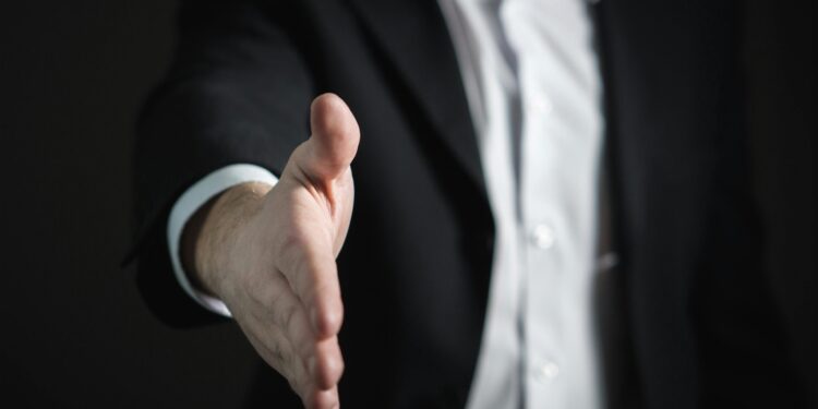 7 Things to Think About When Working with Sales Outsourcing Companies