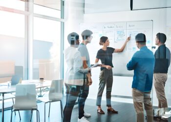 التصميم التعليمي لتحقيق التواصل الفعّال مع البائعين والأطراف الثالثة
